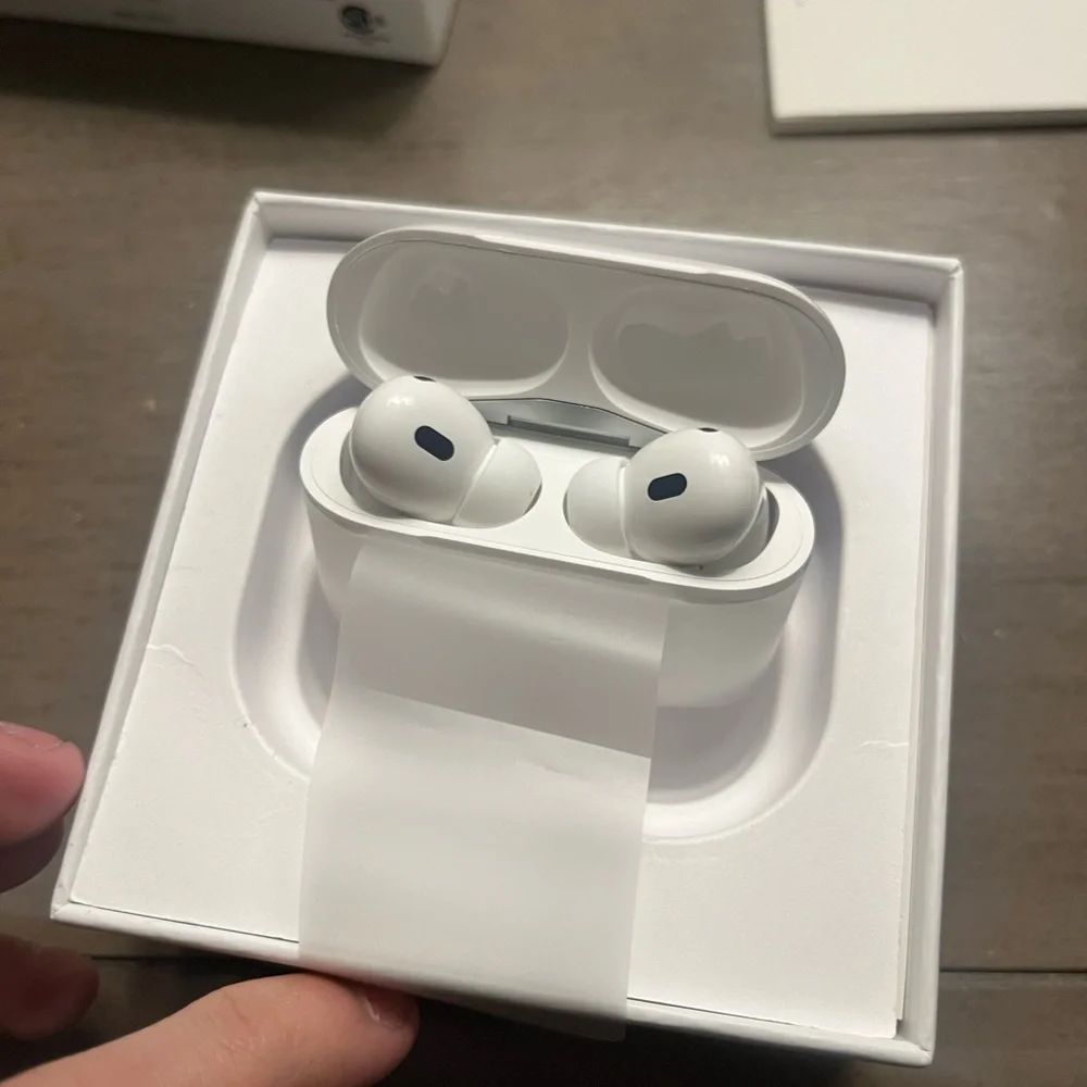 Apple White Wireless Earbuds